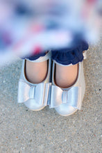 Load image into Gallery viewer, [Silver Shimmer 2.0] Bow Shoes
