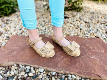 Load image into Gallery viewer, [Matte Cork] Bow Shoes
