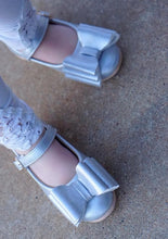 Load image into Gallery viewer, [Silver] Bow Shoes
