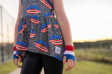 Load image into Gallery viewer, [American Kiss] Peplum w/ Faux Glitter

