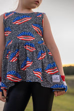 Load image into Gallery viewer, [American Kiss] Peplum w/ Faux Glitter
