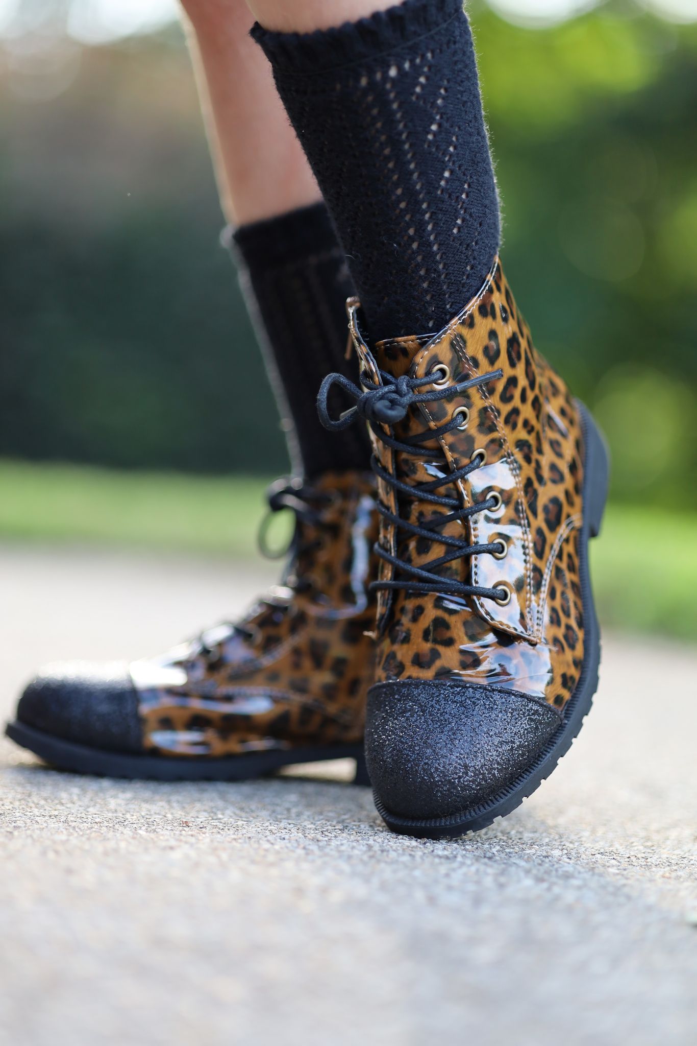 [Leopard + Black Glitter Toe] Boots