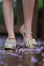 Load image into Gallery viewer, [Gold Shimmer 2.0] Bow Shoes
