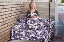 Load image into Gallery viewer, [Floral Camo] Sherpa Blanket
