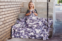 Load image into Gallery viewer, [Floral Camo] Sherpa Blanket
