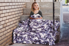 Load image into Gallery viewer, [Floral Camo] Sherpa Blanket
