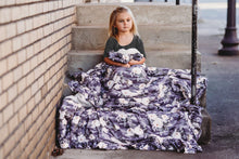 Load image into Gallery viewer, [Floral Camo] Sherpa Blanket
