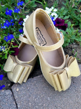Load image into Gallery viewer, [Gold Shimmer] Bow Shoes
