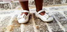 Load image into Gallery viewer, [Beige Shimmer] Bow Shoes
