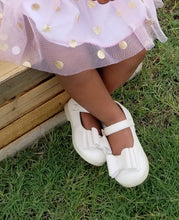 Load image into Gallery viewer, [Beige Shimmer] Bow Shoes
