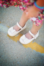 Load image into Gallery viewer, [Beige Shimmer] Bow Shoes
