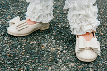 Load image into Gallery viewer, [Beige Shimmer] Bow Shoes
