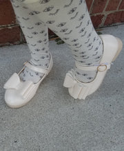 Load image into Gallery viewer, [Beige Shimmer] Bow Shoes
