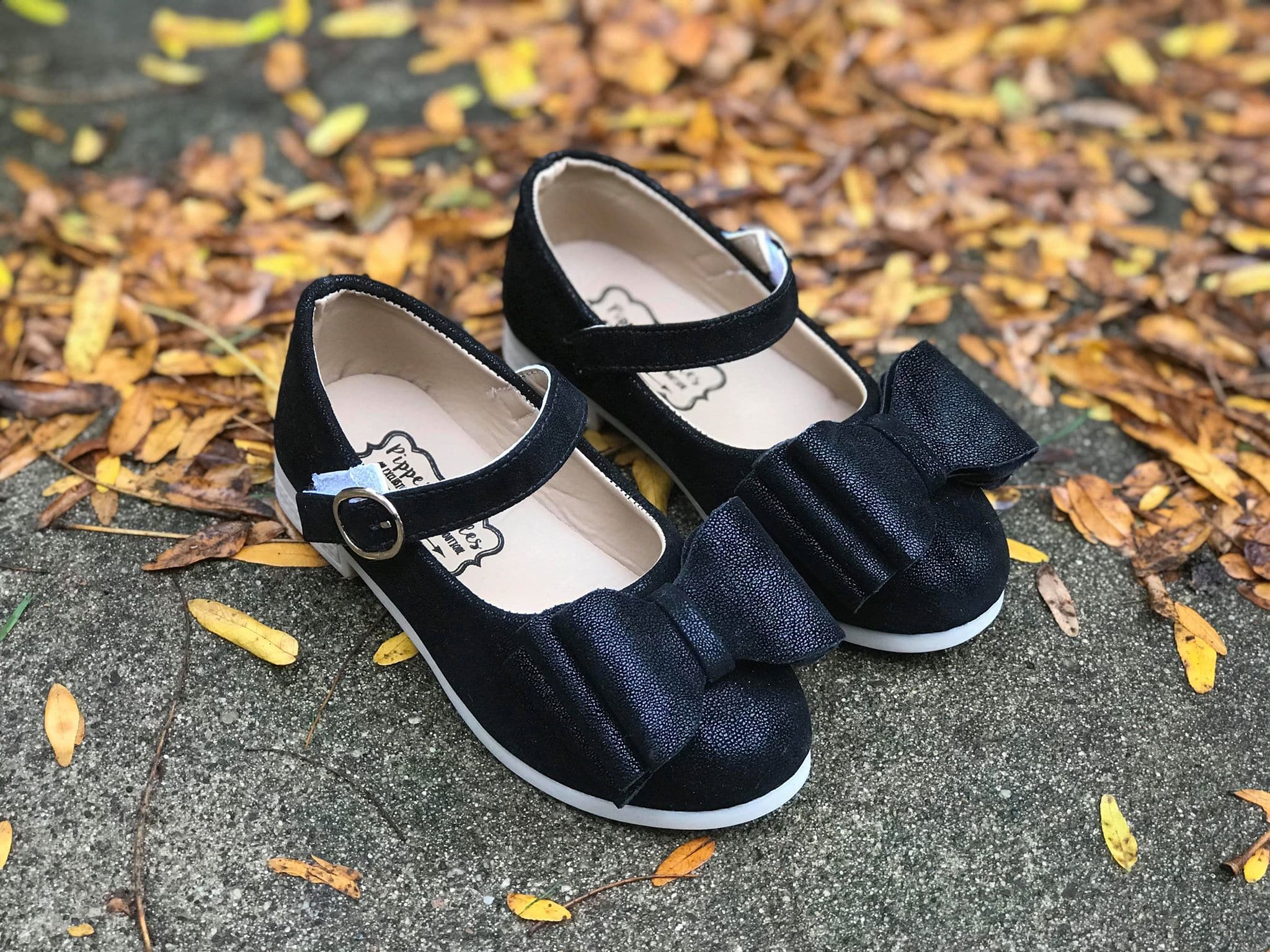 [Black Brushed] Bow Shoes