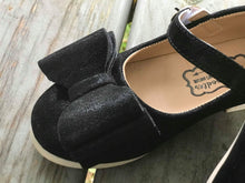 Load image into Gallery viewer, [Black Brushed] Bow Shoes
