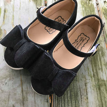 Load image into Gallery viewer, [Black Brushed] Bow Shoes
