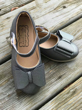 Load image into Gallery viewer, [Textured Chrome] Bow Shoes

