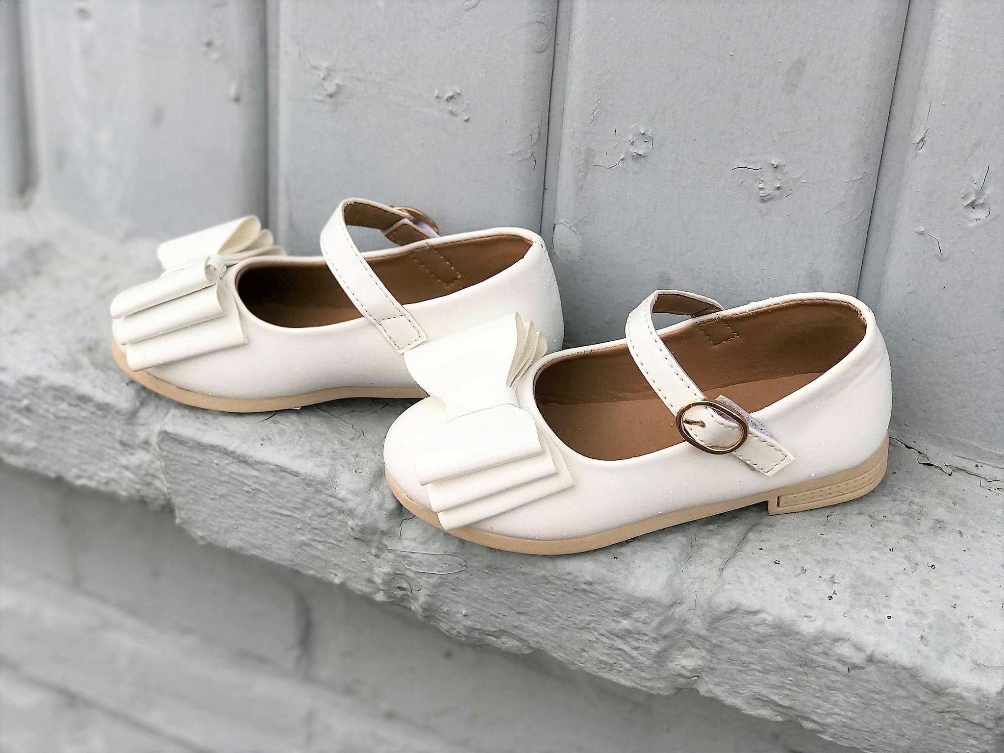 [White] Bow Shoes