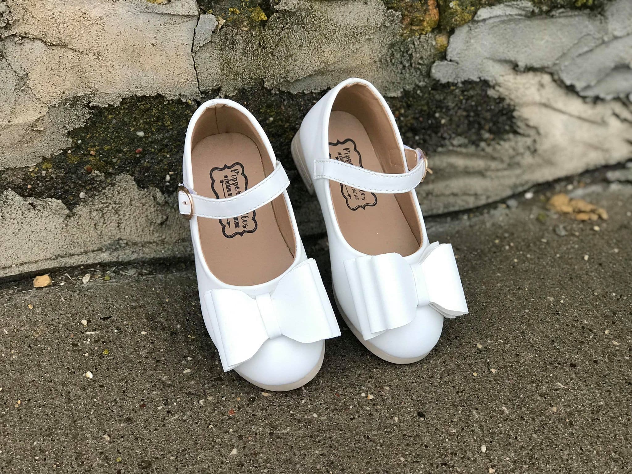 [White] Bow Shoes