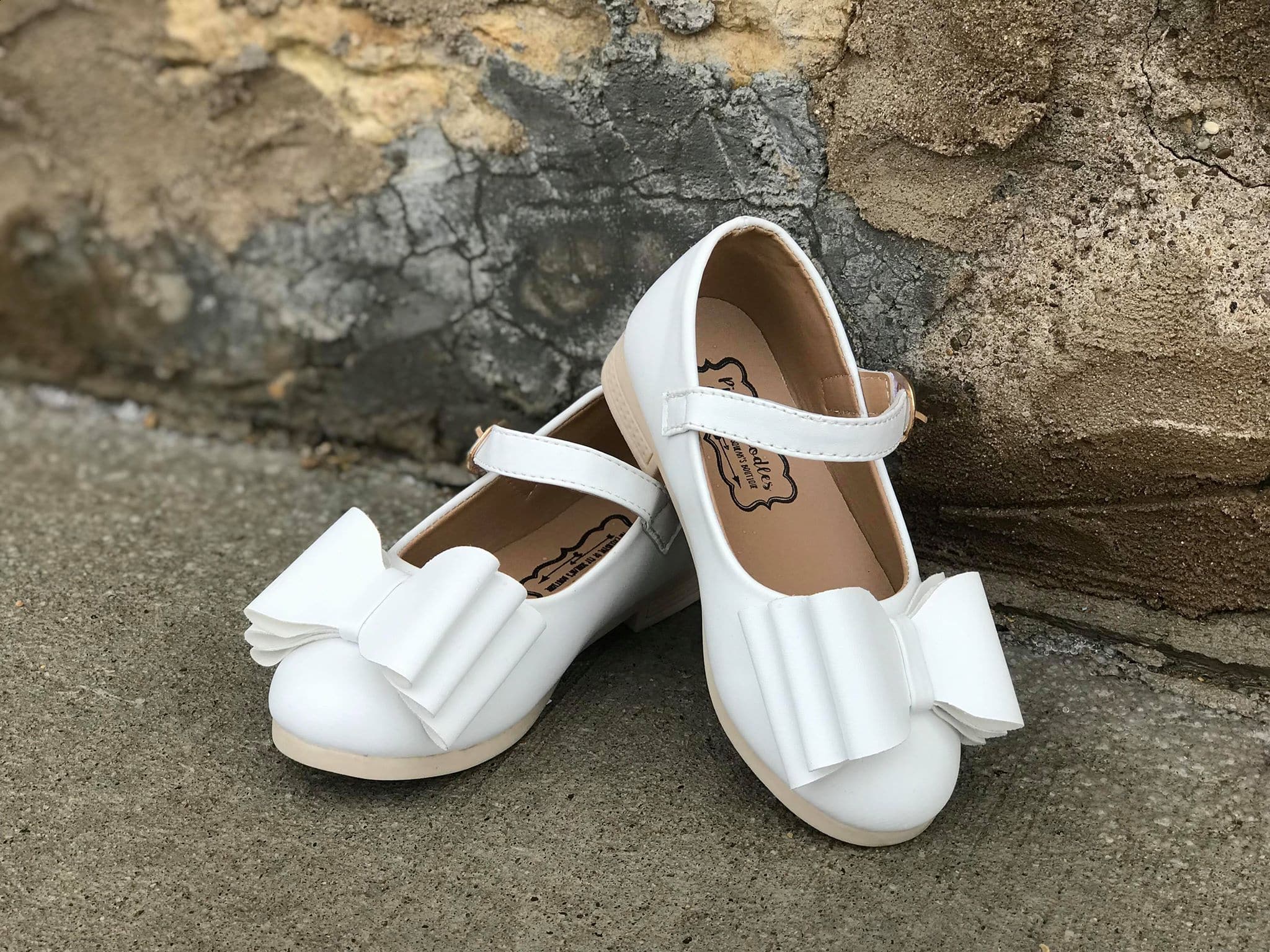 [White] Bow Shoes