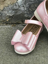 Load image into Gallery viewer, [Blush Shimmer] Bow Shoes
