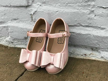 Load image into Gallery viewer, [Blush Shimmer] Bow Shoes
