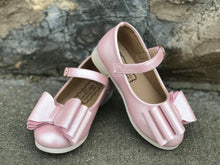 Load image into Gallery viewer, [Blush Shimmer] Bow Shoes
