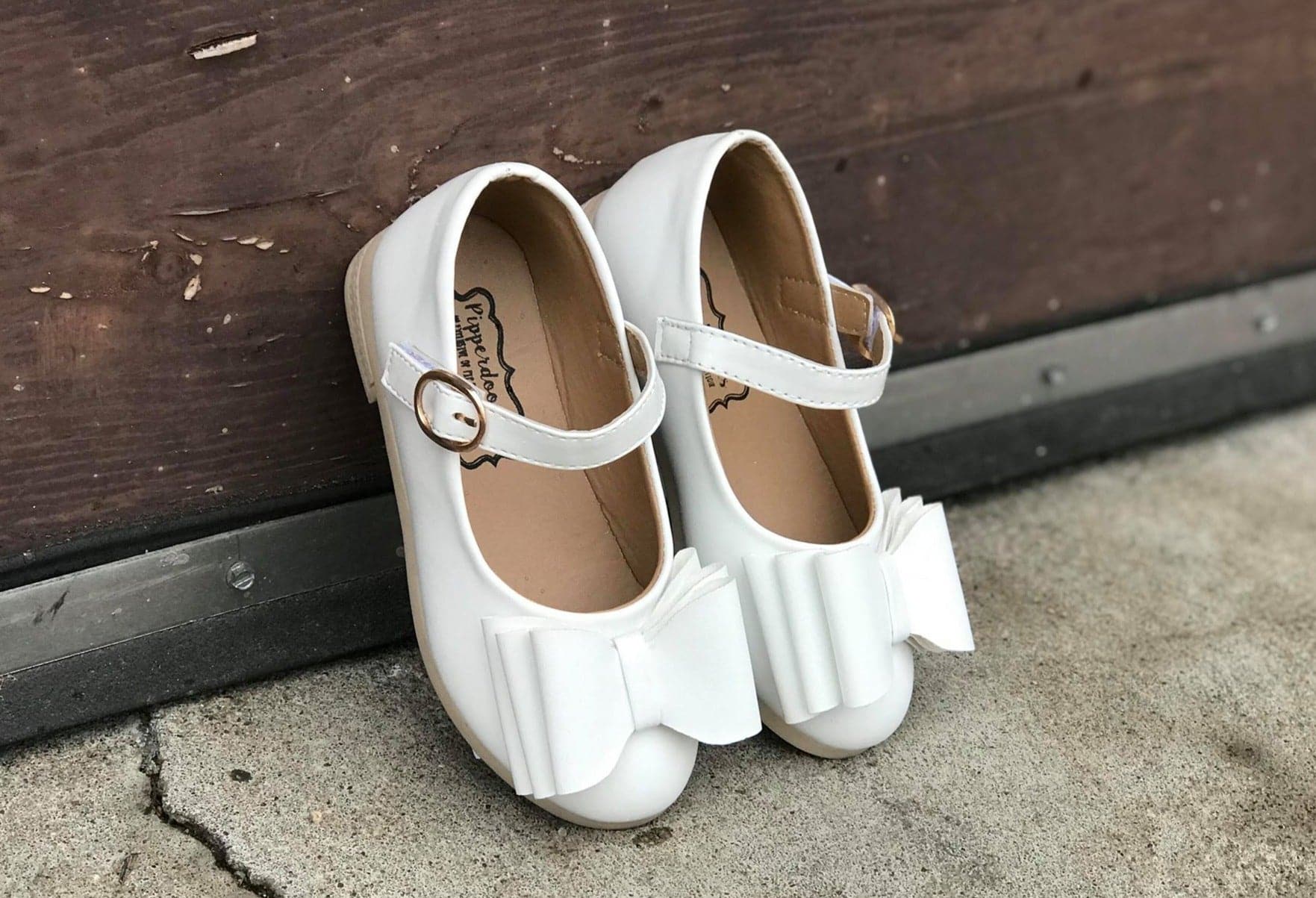 [White] Bow Shoes