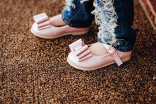 Load image into Gallery viewer, [Blush Shimmer] Bow Shoes
