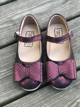 Load image into Gallery viewer, [Black Cherry] Bow Shoes
