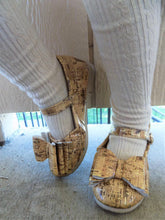 Load image into Gallery viewer, [Gold Speck Cork] Bow Shoes
