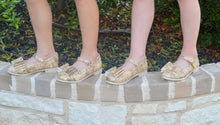 Load image into Gallery viewer, [Gold Speck Cork] Bow Shoes
