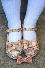Load image into Gallery viewer, [Gold Speck Cork] Bow Shoes
