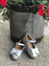 Load image into Gallery viewer, [Glitter Silver] Bow Shoes
