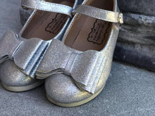 Load image into Gallery viewer, [Glitter Silver] Bow Shoes
