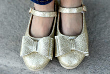 Load image into Gallery viewer, [Glitter Gold] Bow Shoes
