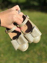 Load image into Gallery viewer, [Glitter Gold] Bow Shoes
