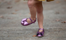 Load image into Gallery viewer, [Eggplant Shimmer] Bow Shoes
