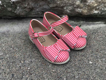Load image into Gallery viewer, [Red + White Stripe] Bow Shoes
