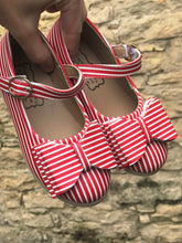 Load image into Gallery viewer, [Red + White Stripe] Bow Shoes
