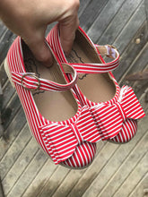 Load image into Gallery viewer, [Red + White Stripe] Bow Shoes
