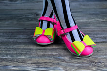 Load image into Gallery viewer, [Neon Lights] Bow Shoes
