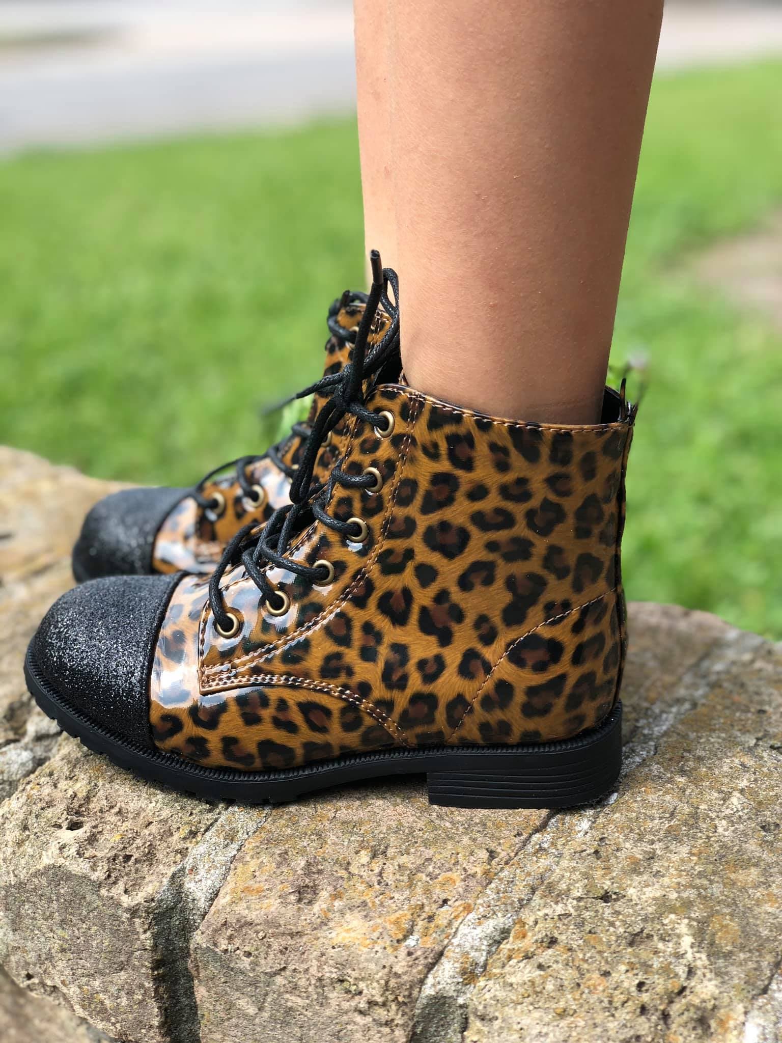 [Leopard + Black Glitter Toe] Boots