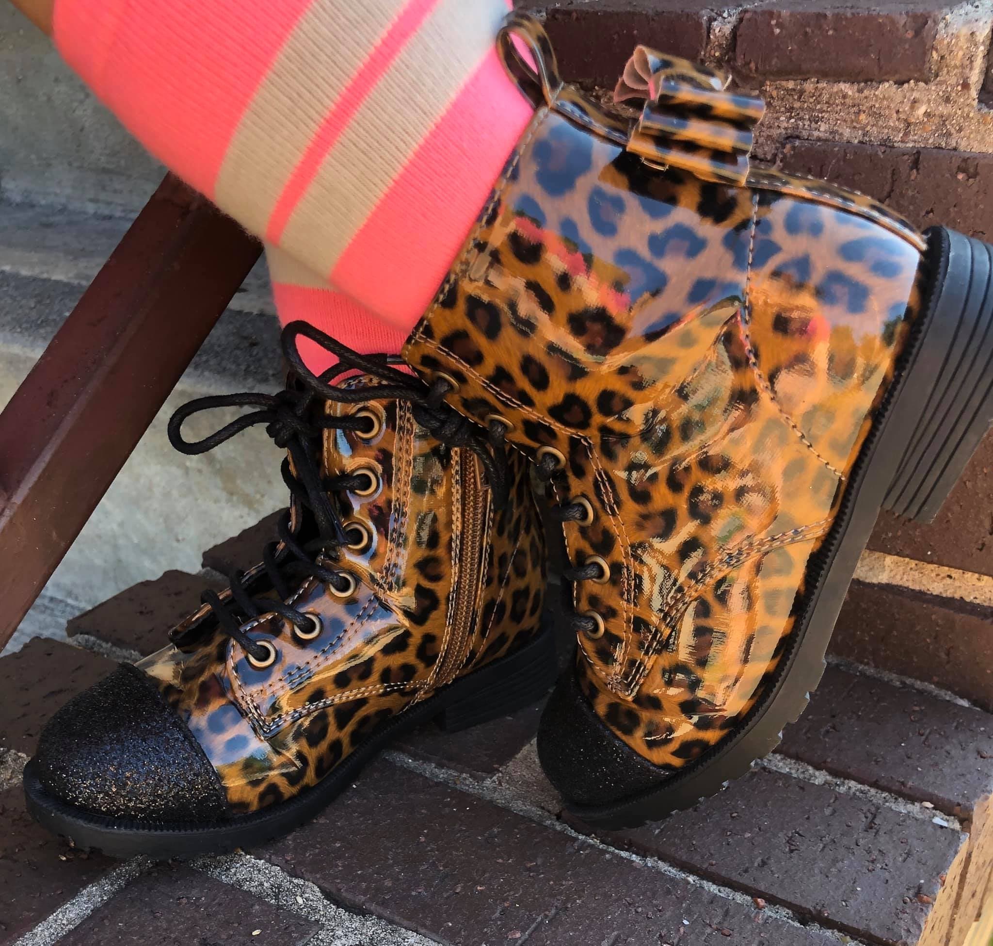 [Leopard + Black Glitter Toe] Boots