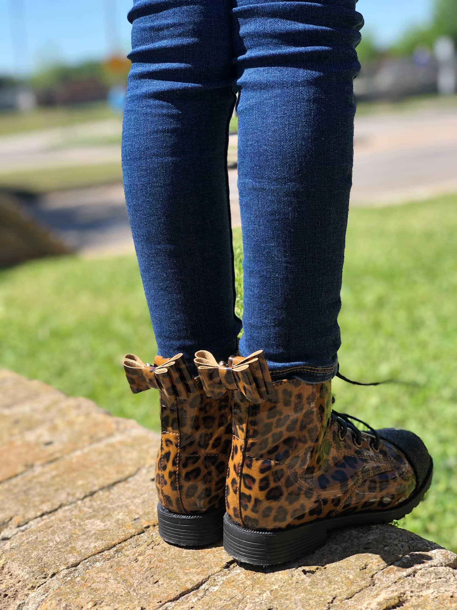 [Leopard + Black Glitter Toe] Boots