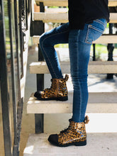 Load image into Gallery viewer, [Leopard + Black Glitter Toe] Boots
