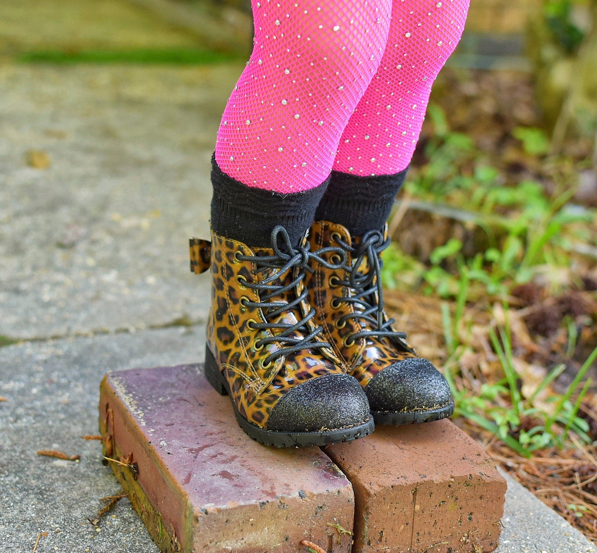 [Leopard + Black Glitter Toe] Boots