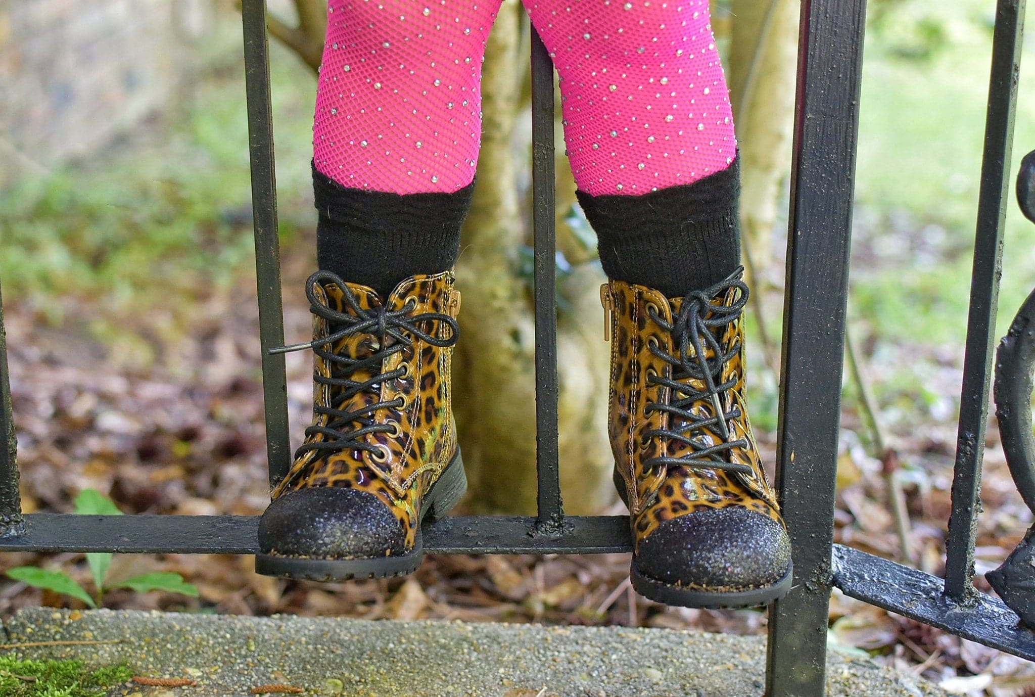 [Leopard + Black Glitter Toe] Boots