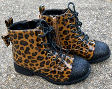Load image into Gallery viewer, [Leopard + Black Glitter Toe] Boots
