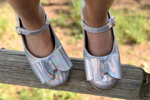 Load image into Gallery viewer, [Holographic + Iridescent] Bow Shoes
